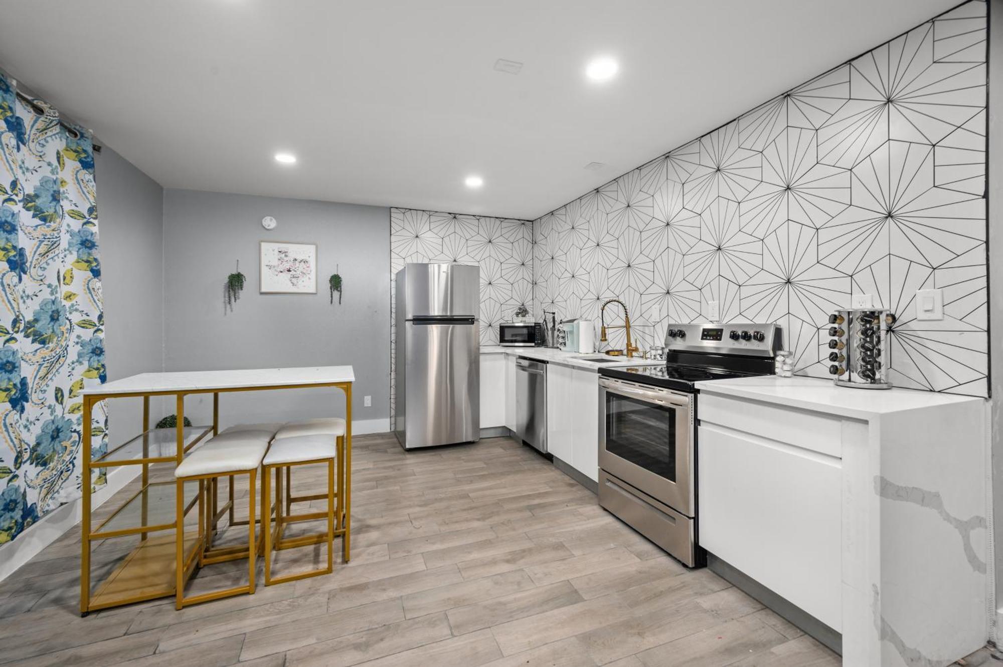 Comfortable 2Br Uptown Escape With Free Park ヒューストン エクステリア 写真